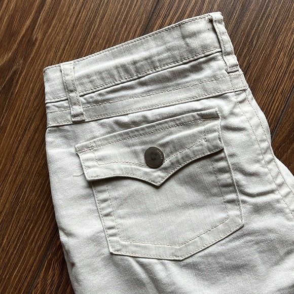 Zana Di Stretch Mid-Rise Flare Vintage Jeans - Off-White - Picture 4 of 11